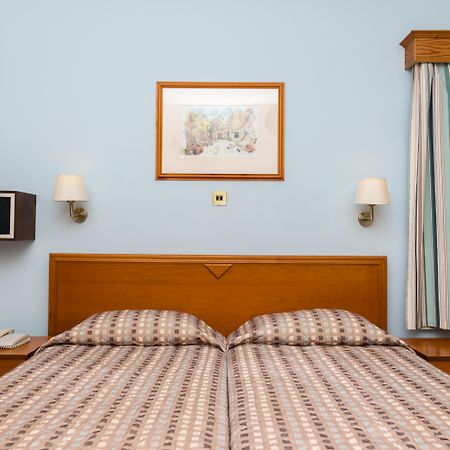 Kefalos Damon Hotel Apartments 파포스 외부 사진