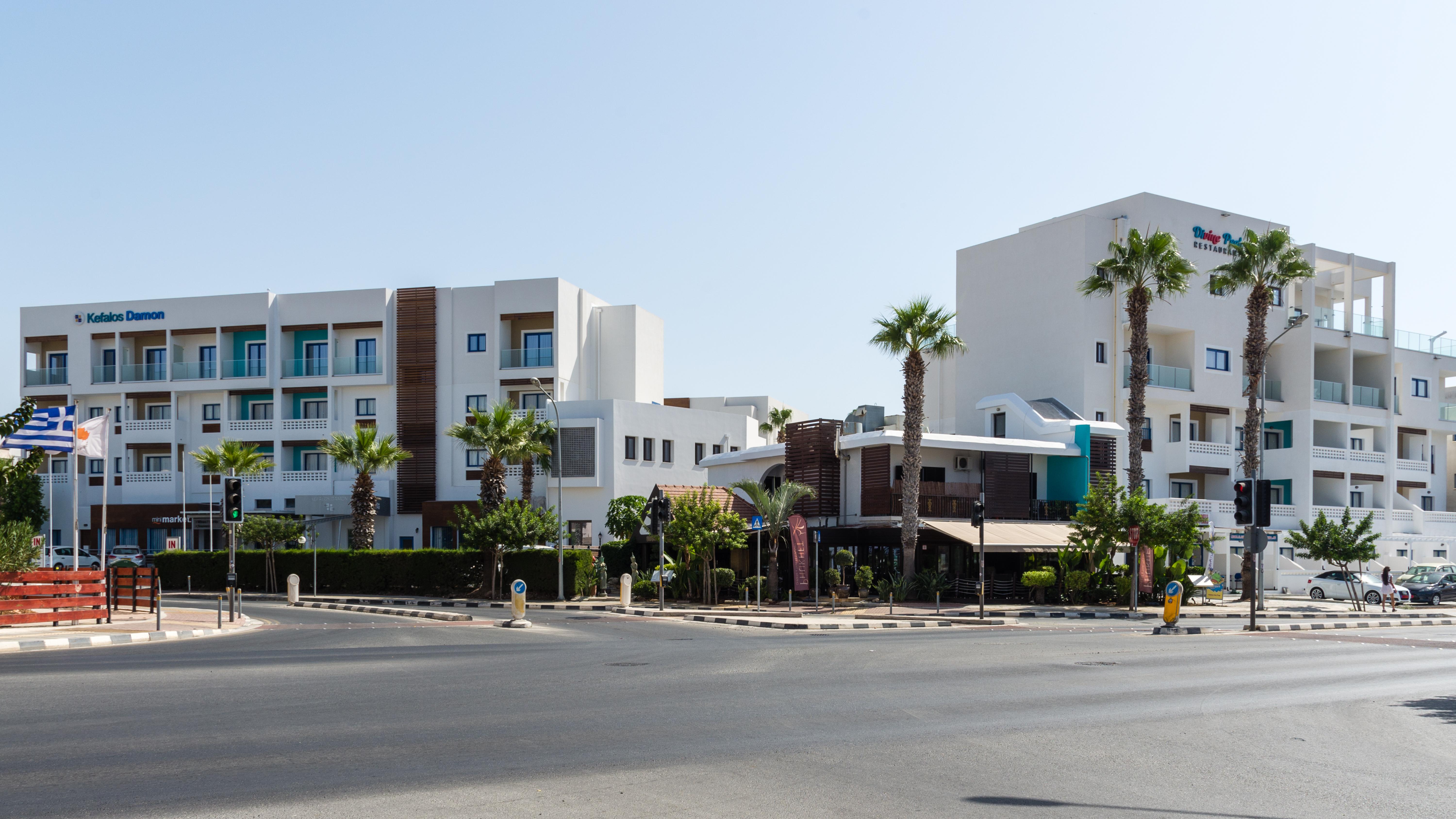 Kefalos Damon Hotel Apartments 파포스 외부 사진