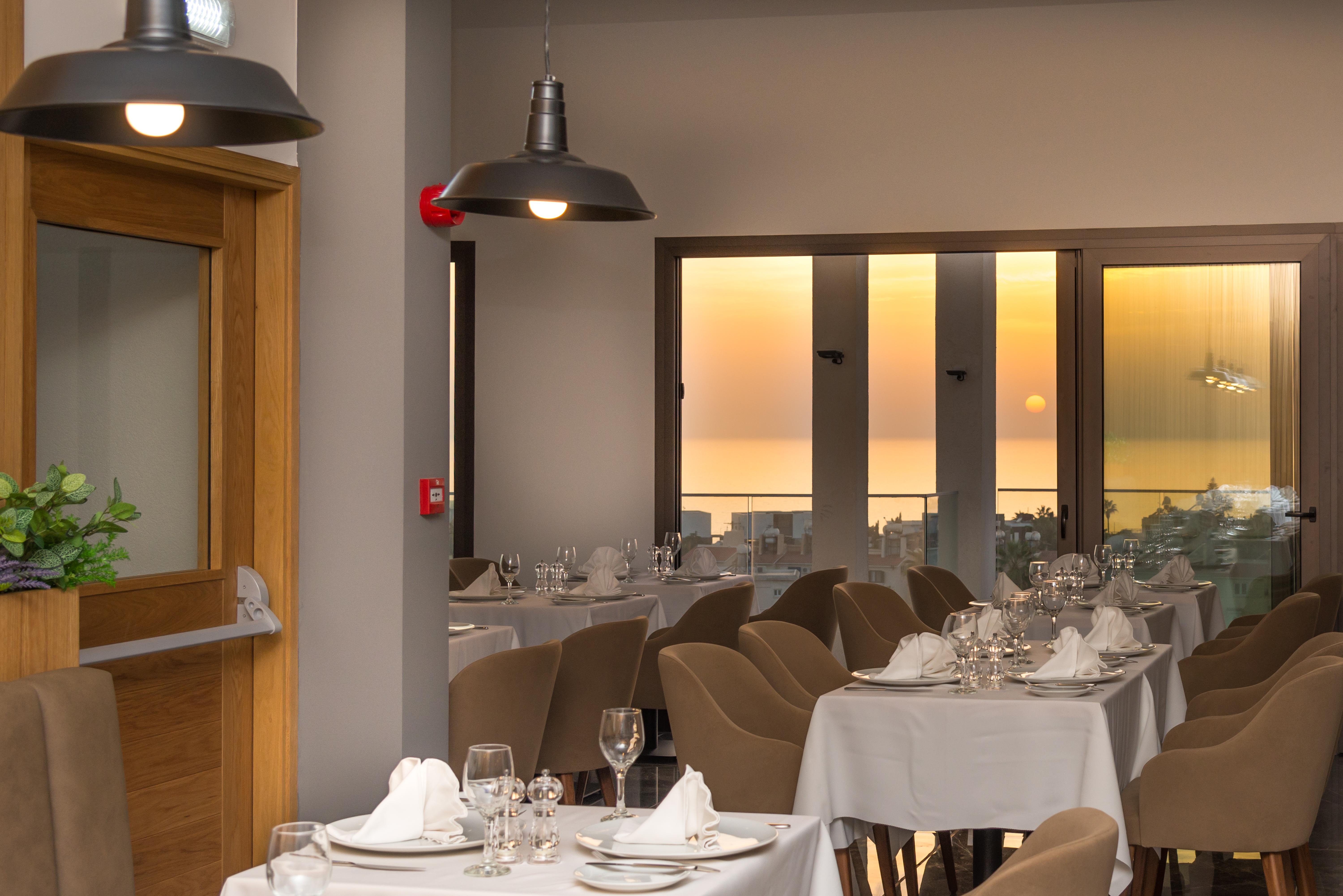 Kefalos Damon Hotel Apartments 파포스 외부 사진