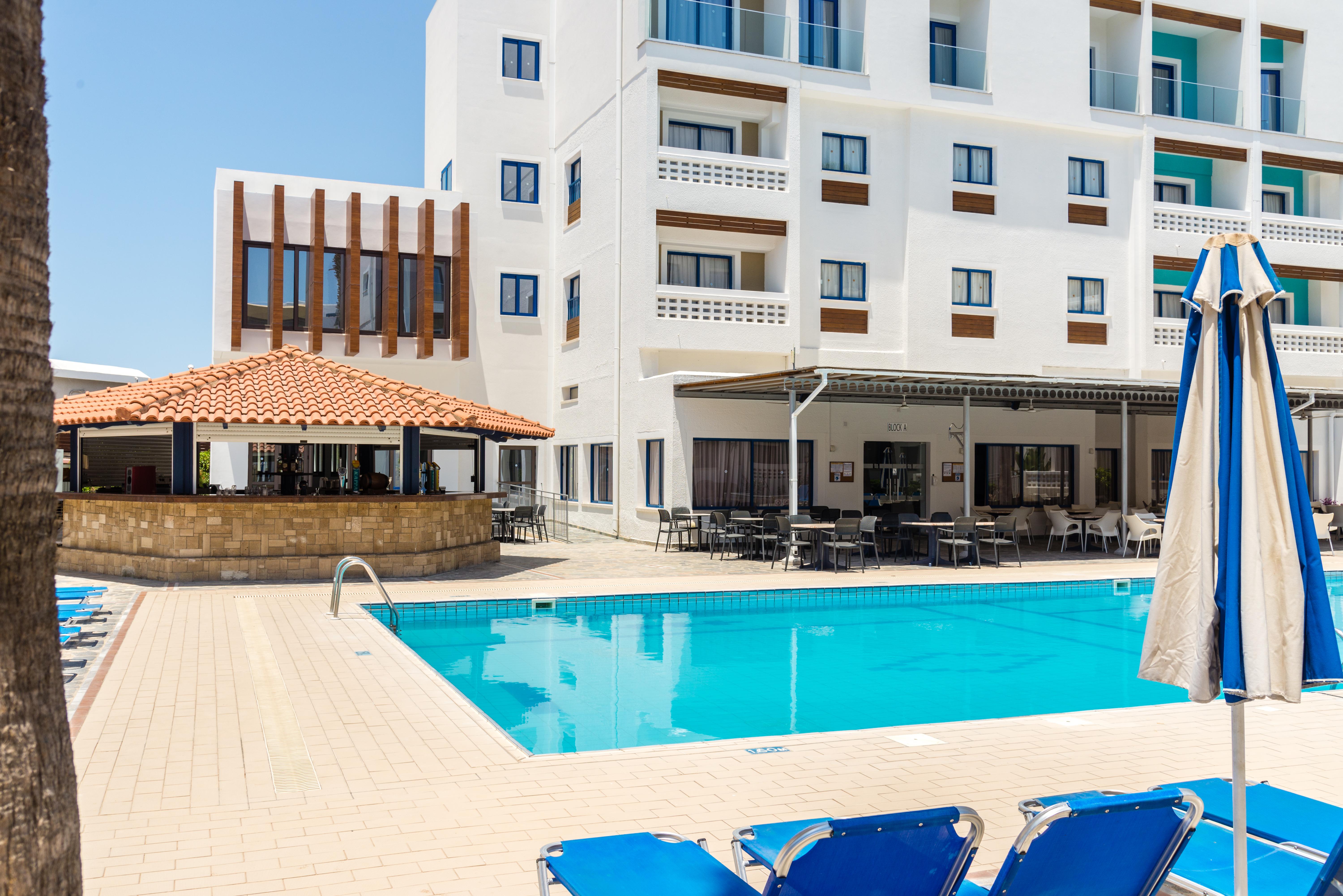 Kefalos Damon Hotel Apartments 파포스 외부 사진