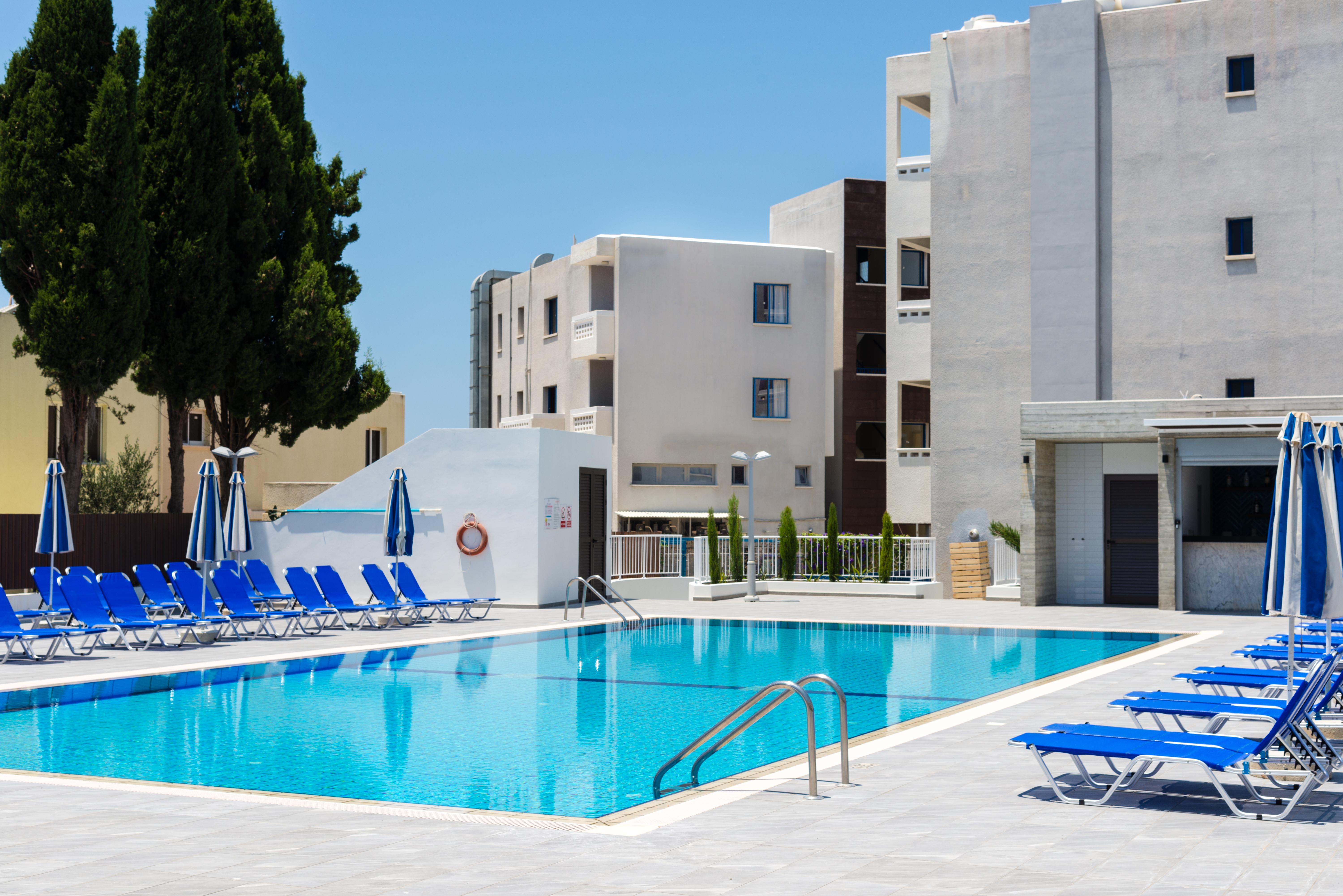 Kefalos Damon Hotel Apartments 파포스 외부 사진