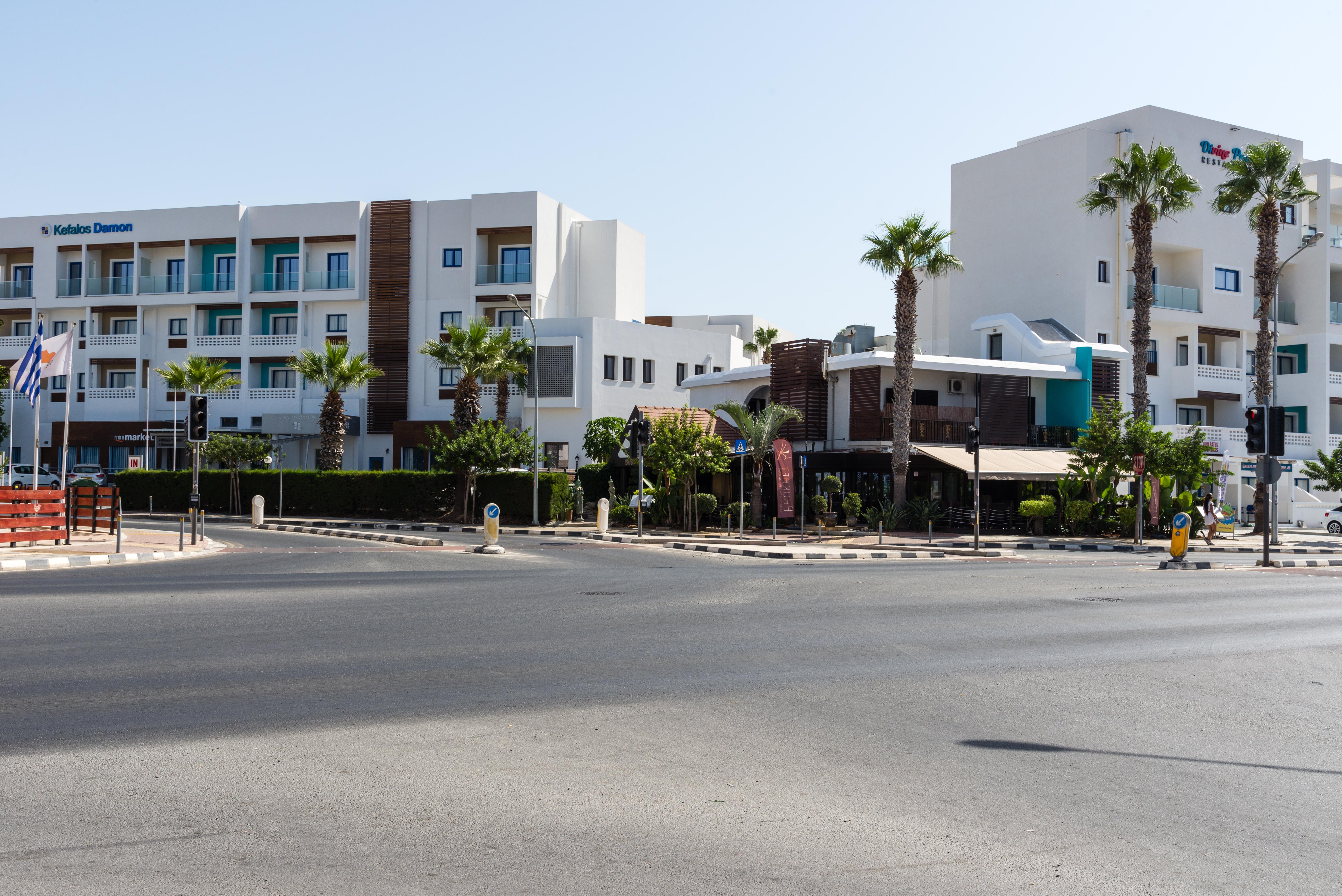 Kefalos Damon Hotel Apartments 파포스 외부 사진