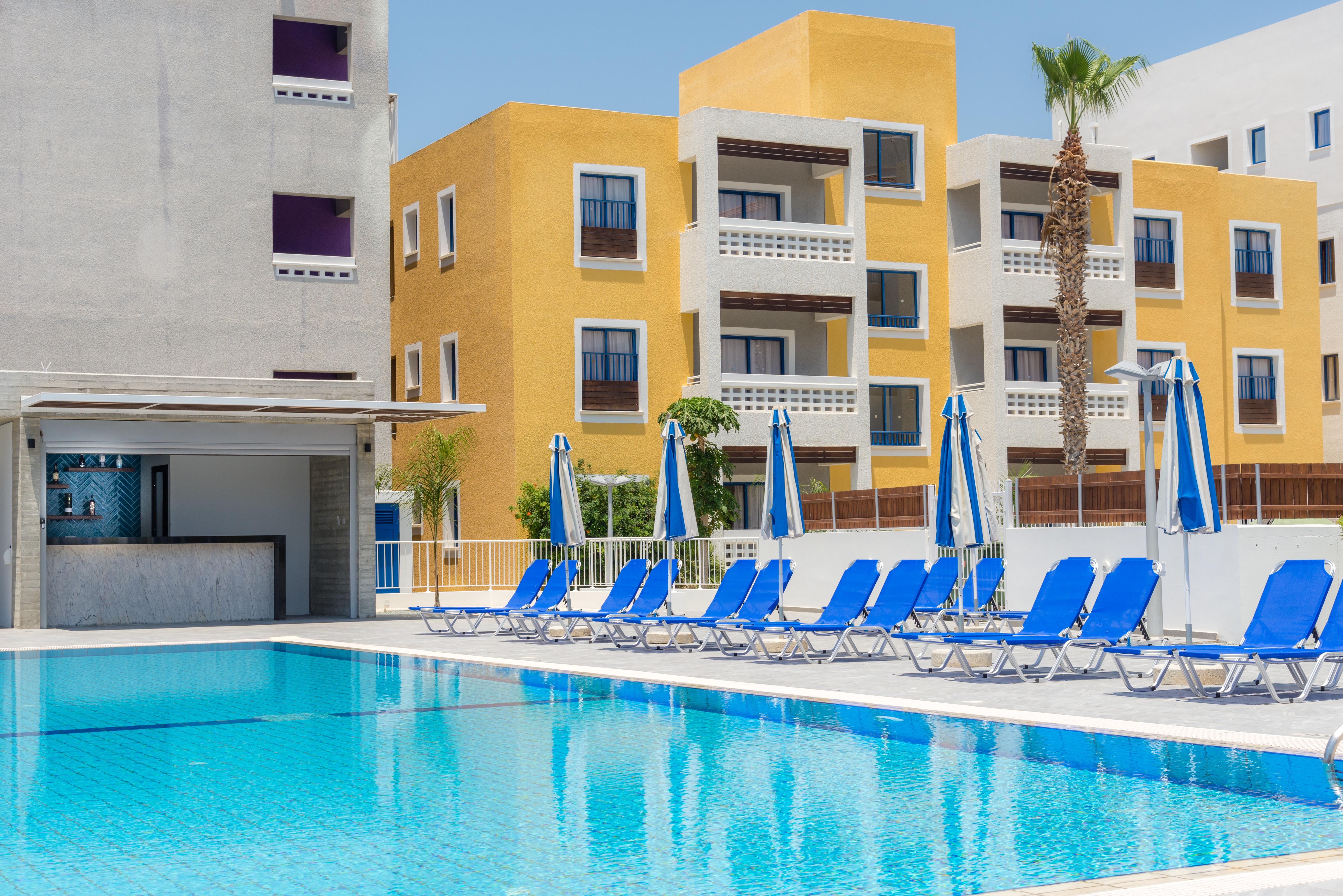 Kefalos Damon Hotel Apartments 파포스 외부 사진