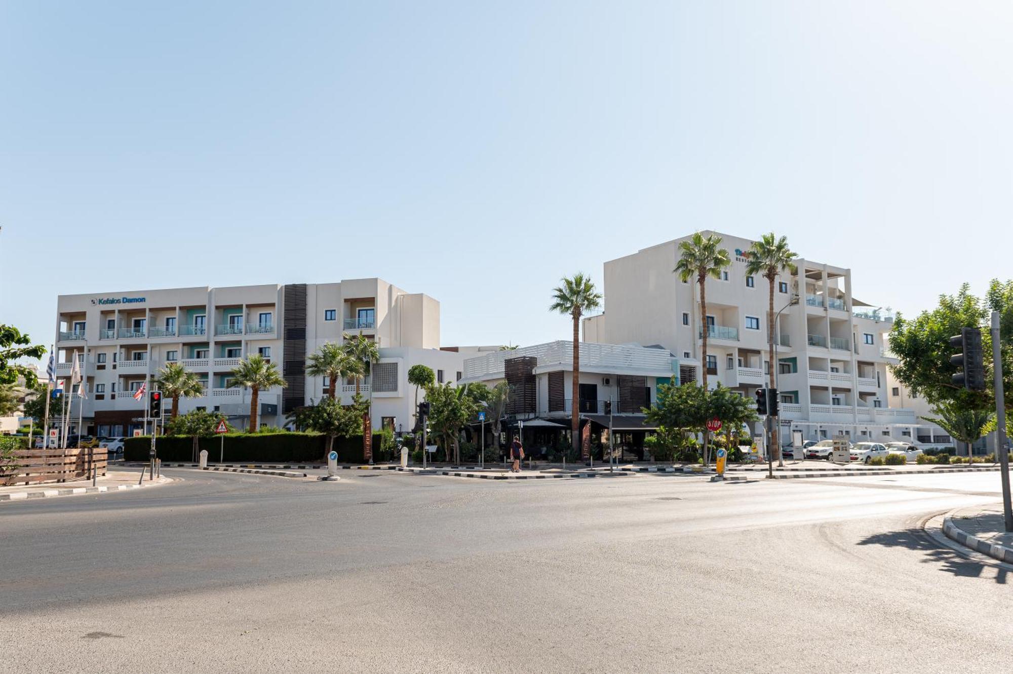 Kefalos Damon Hotel Apartments 파포스 외부 사진