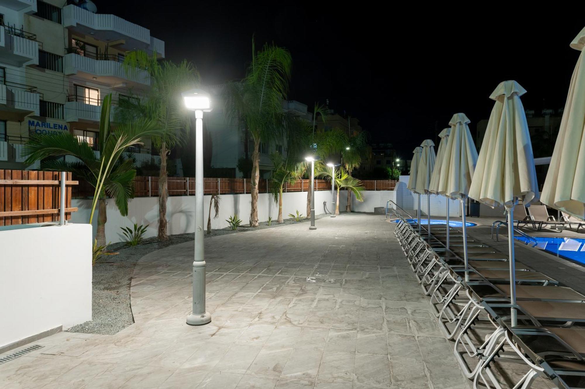 Kefalos Damon Hotel Apartments 파포스 외부 사진
