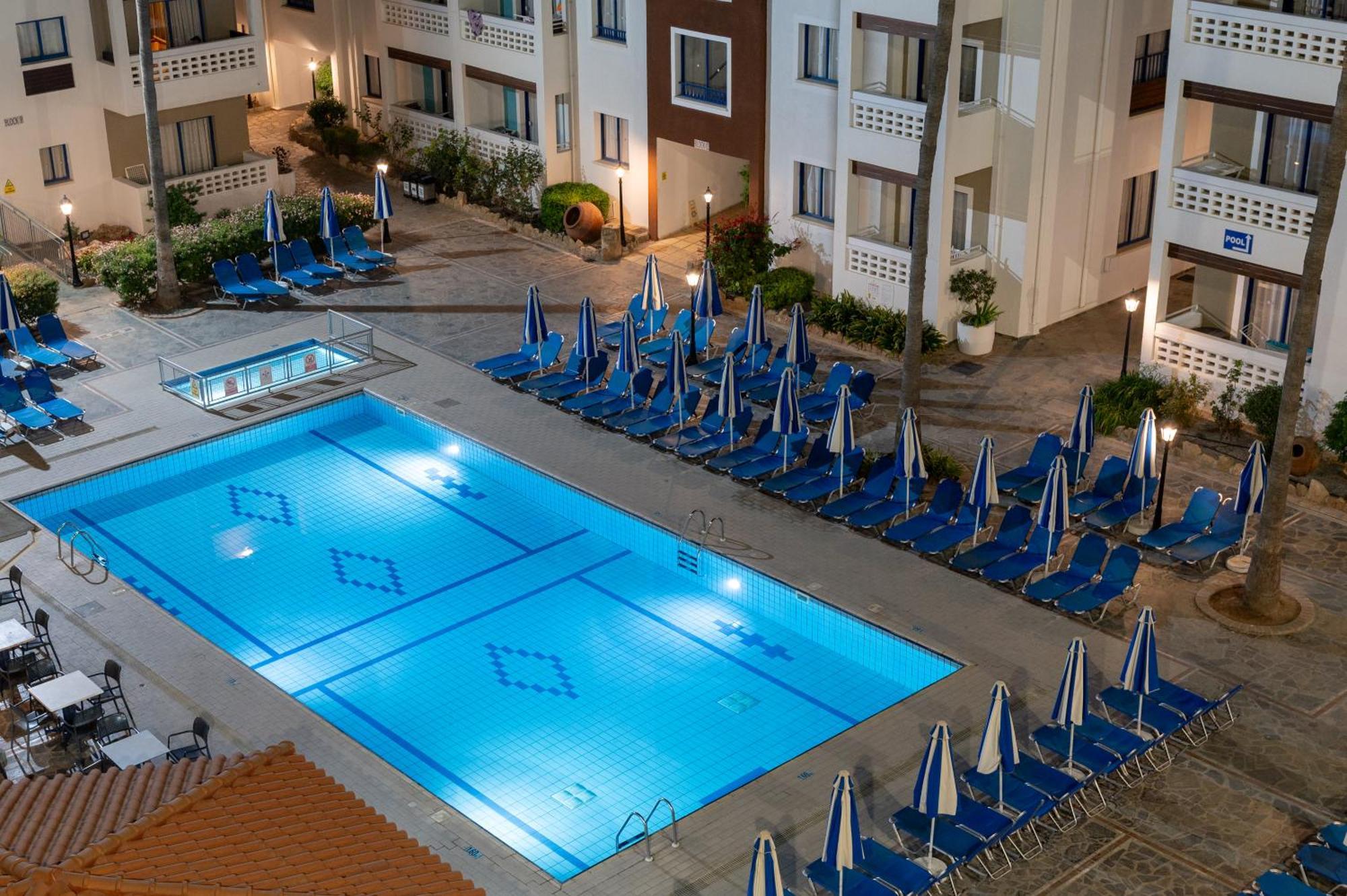Kefalos Damon Hotel Apartments 파포스 외부 사진