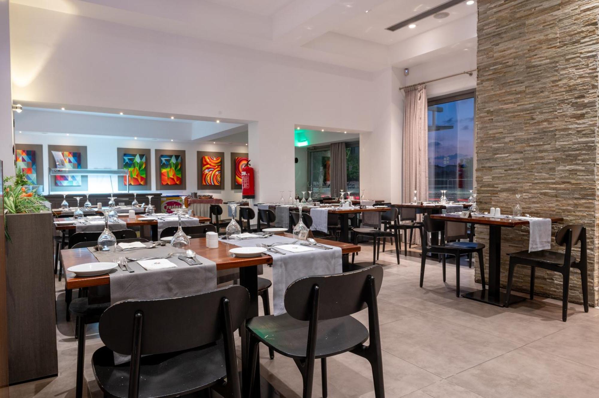 Kefalos Damon Hotel Apartments 파포스 외부 사진