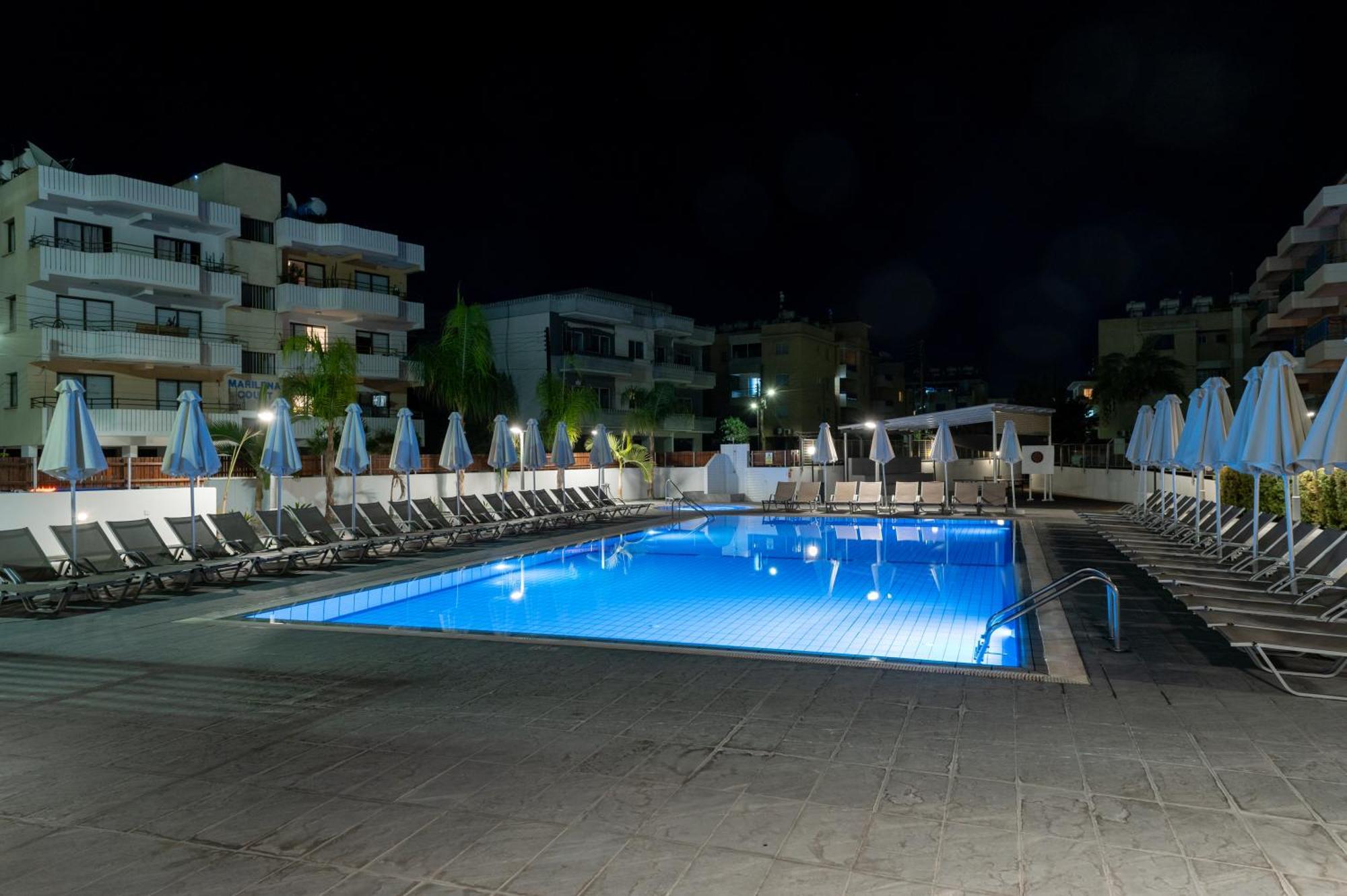 Kefalos Damon Hotel Apartments 파포스 외부 사진