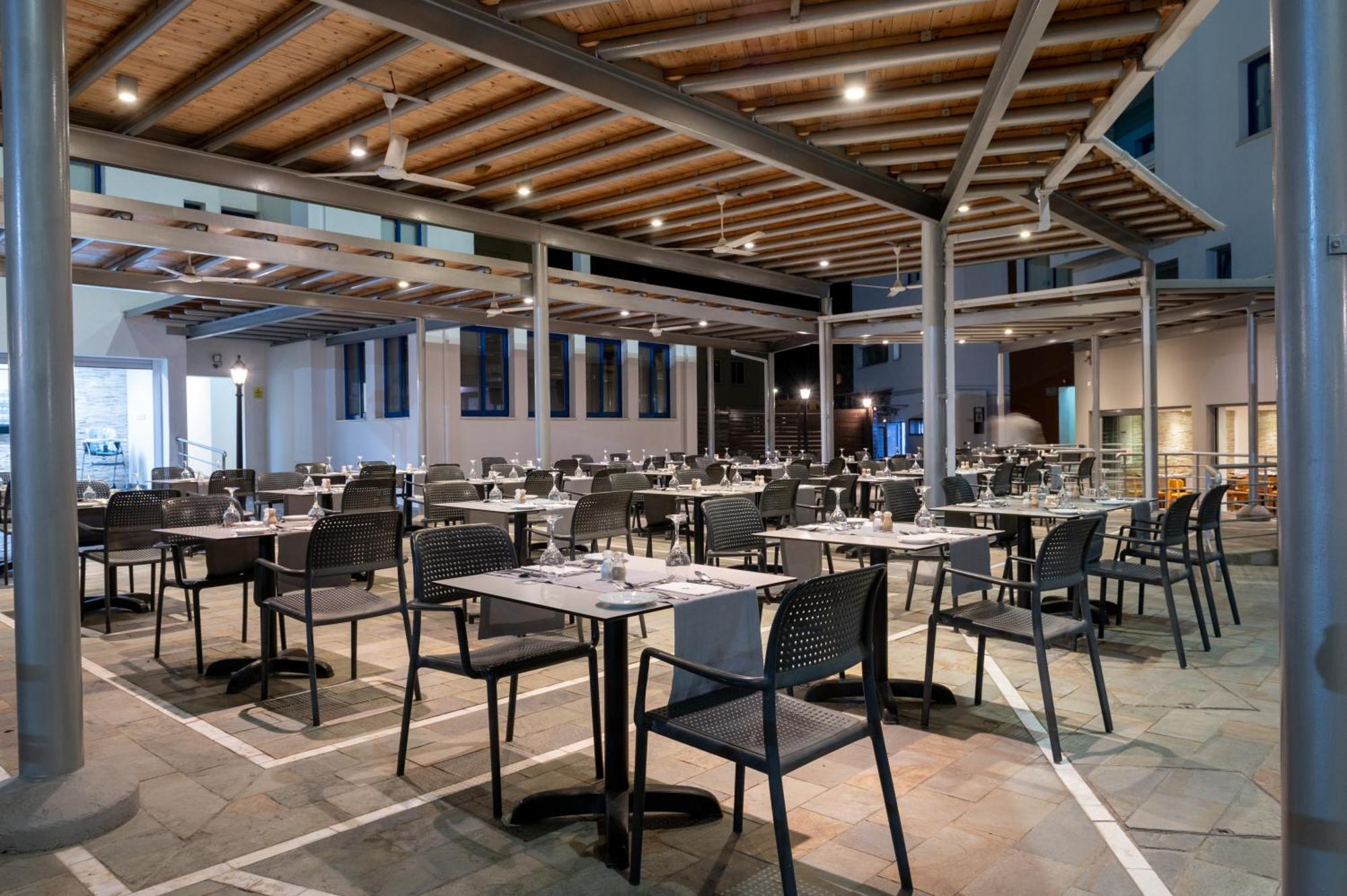 Kefalos Damon Hotel Apartments 파포스 외부 사진