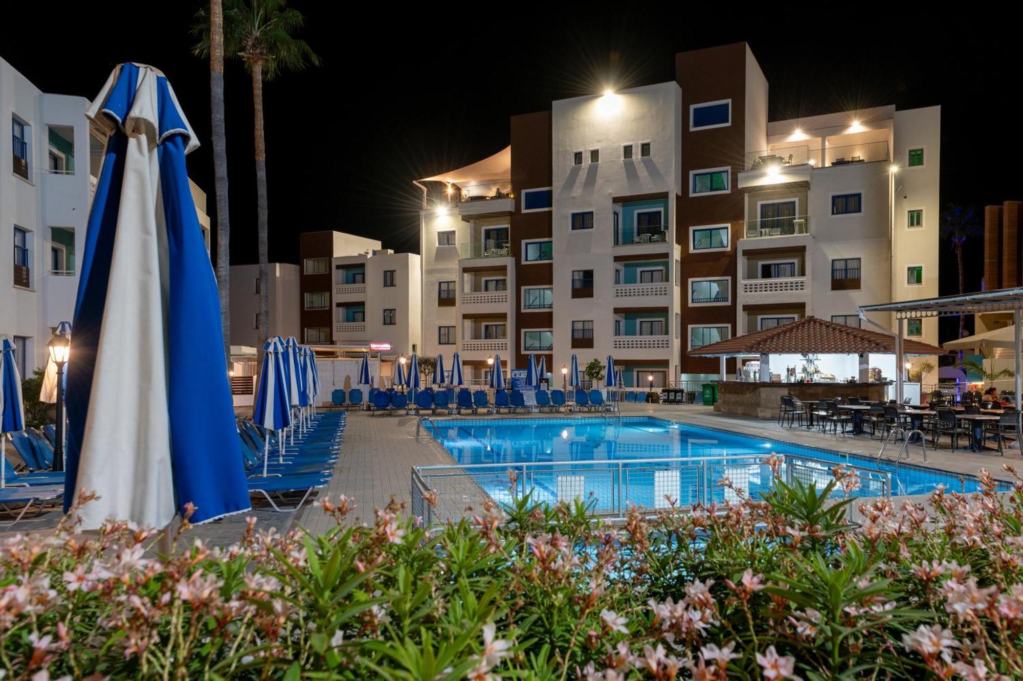 Kefalos Damon Hotel Apartments 파포스 외부 사진
