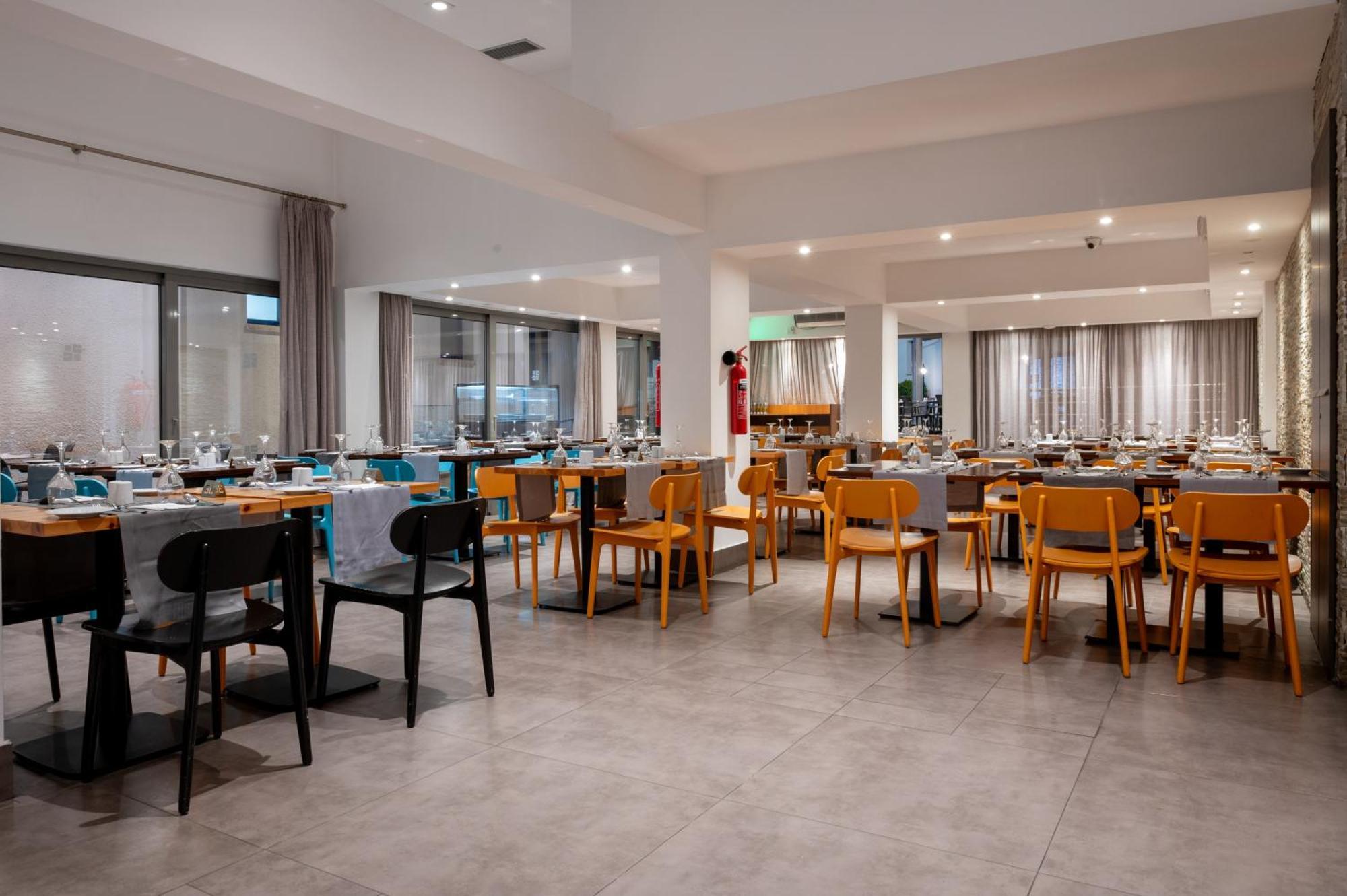Kefalos Damon Hotel Apartments 파포스 외부 사진